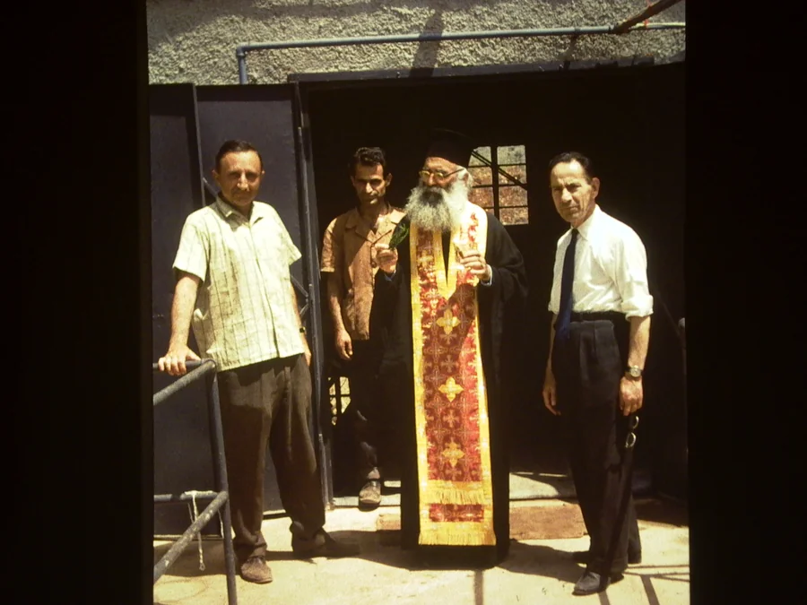 1964 · Inofyta, Greece · Le Pope bénit la mise en marche de l'usine de NG, Inofyta